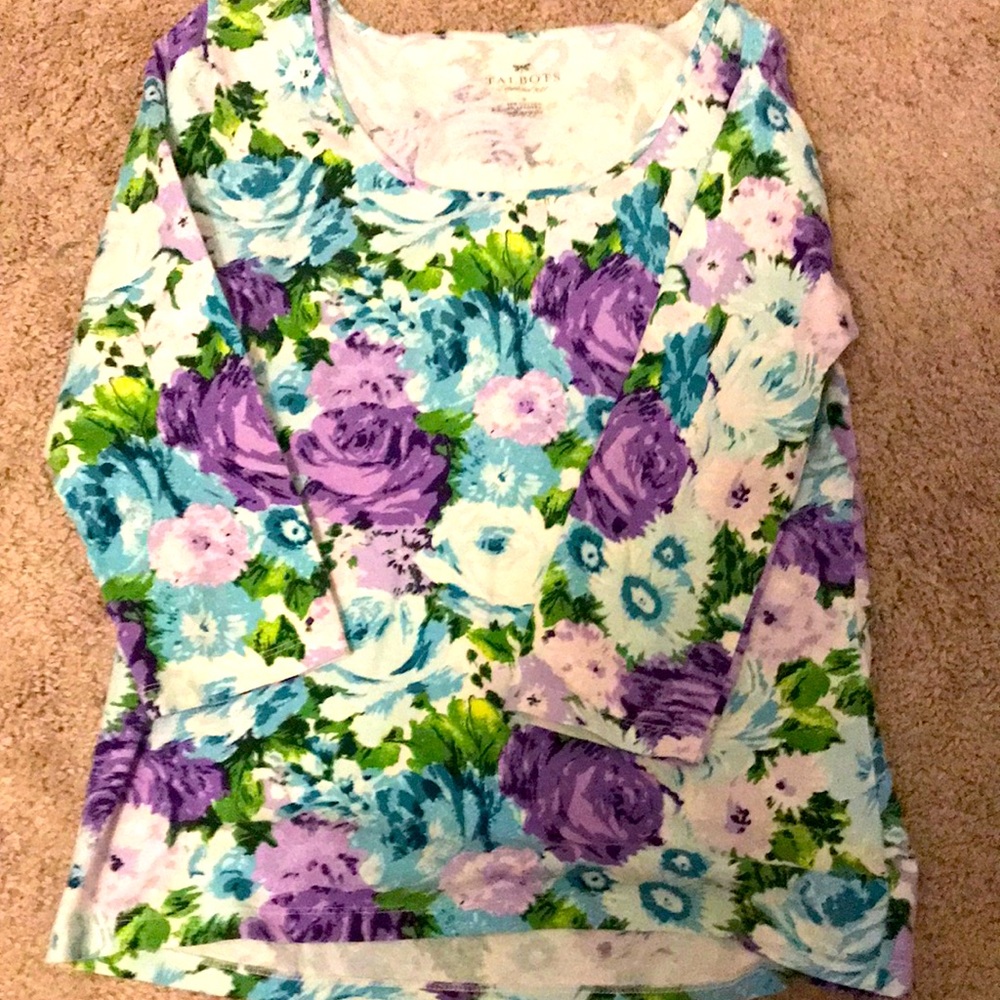 Talbots 3/4 length sleeve top. Very pretty casual top with scooped neck